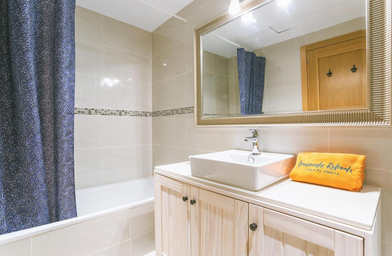 Sands- Seafront - Sea Views - Private Underground Parking Apartamento *
