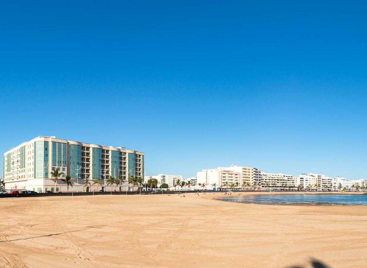 Apartment Sands- Seafront - Sea Views - Private Underground Parking *